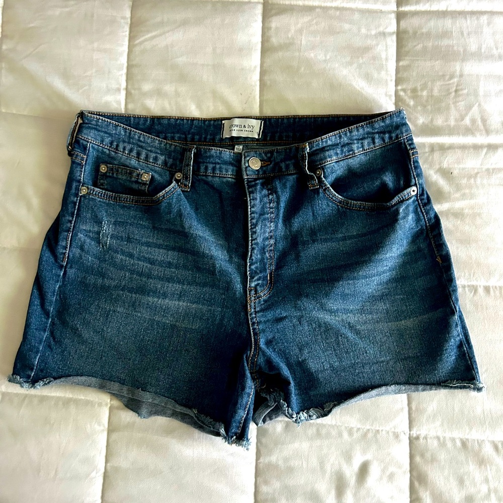 CROWN & IVY WEAR YOUR CROWN DENIM SHORTS